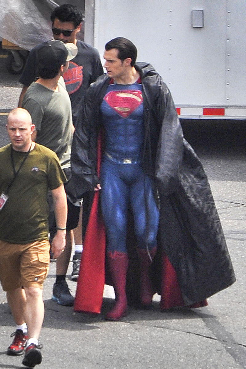 Illustration for article titled Catch Up On Batman v Superman, The Ring 3, Resident Evil 6 And Avatar 2